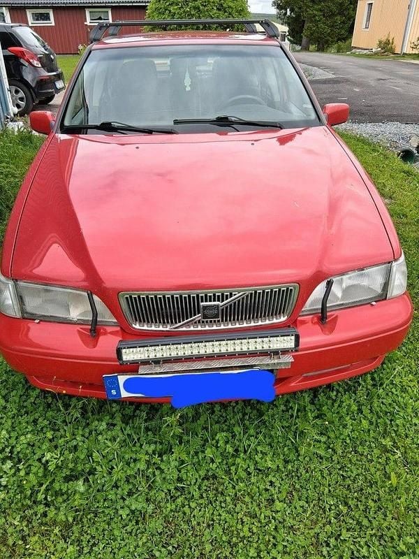 Begagnad 1998 Volvo S70 Sedan | 3 000 kr (Bra pris) - Bild 1/2