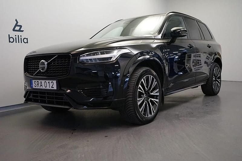Svart Begagnad 2022 Volvo XC90 Plus SUV | 679 500 kr (Dyr) - Bild 1/3
