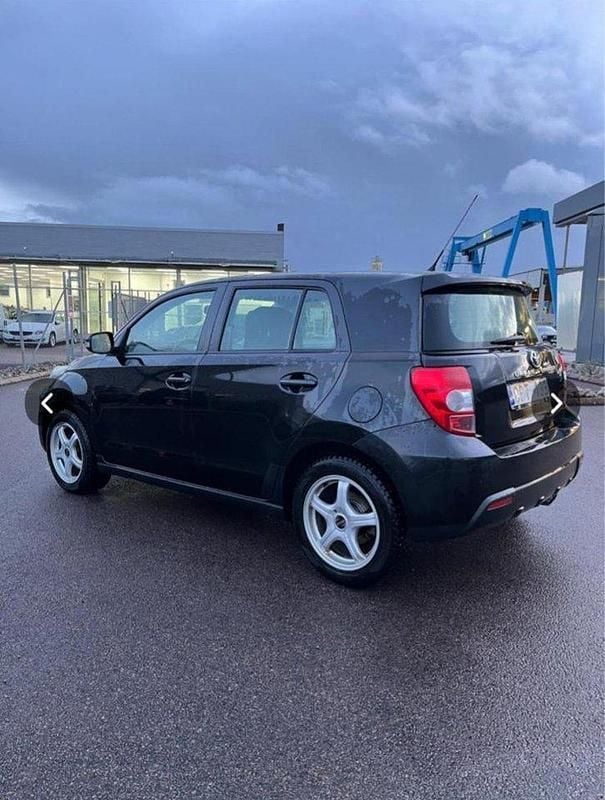 Svart Begagnad 2010 Toyota Urban Cruiser Halvkombi | 49 500 kr (Marknadspris) - Bild 1/4