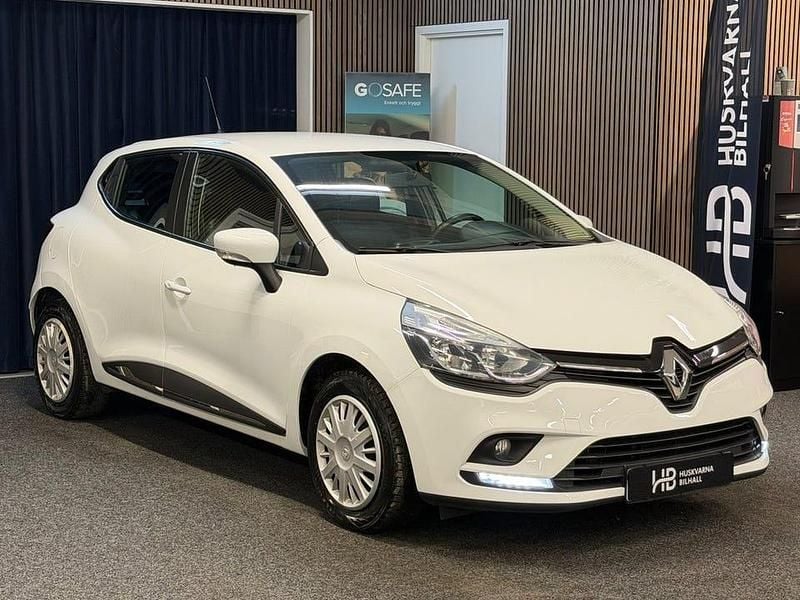 Begagnad Renault Clio IV Zen 73 HK (53 kW) 2016 Vit Halvkombi