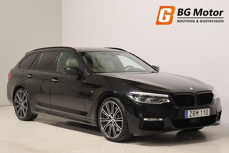 Svart Begagnad 2018 BMW 540 M Sport Kombi | 349 500 kr (Marknadspris) - Bild 1/4