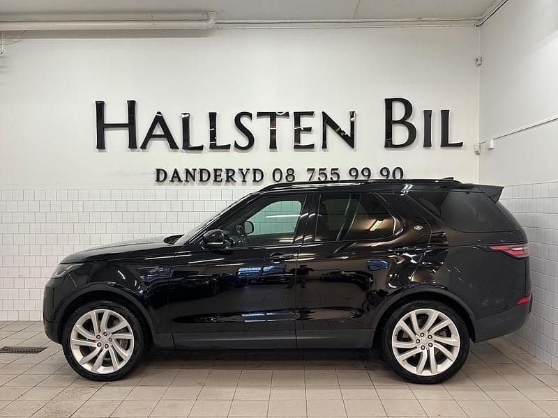 Svart (narvik black metallic) Begagnad 2019 Land Rover Discovery 5 HSE SUV | 329 000 kr (Marknadspris) - Bild 1/4