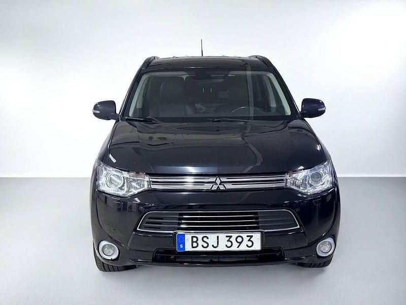Begagnad Mitsubishi Outlander 203 HK (149 kW) 2014 Svart SUV