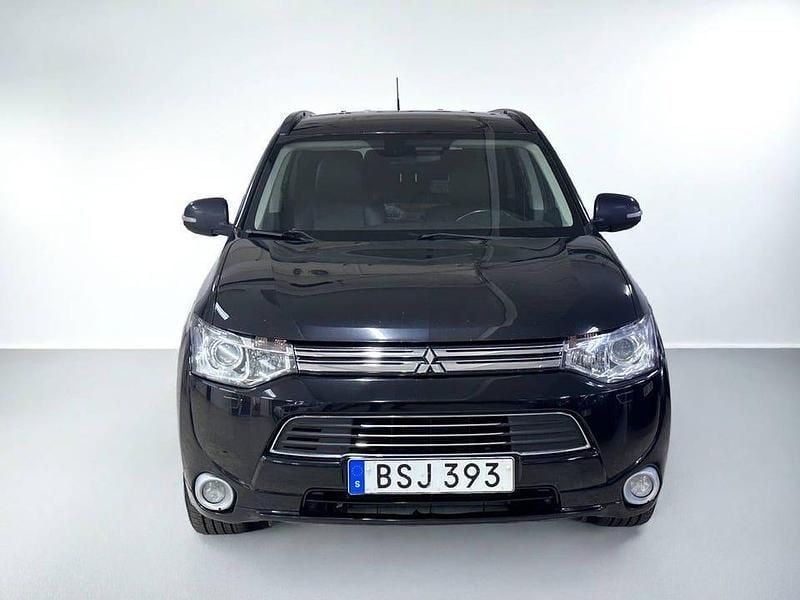 Begagnad Mitsubishi Outlander 203 HK (149 kW) 2014 Svart SUV