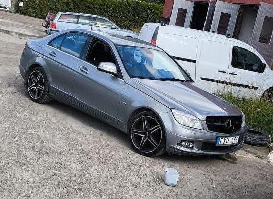 Grå Begagnad 2008 Mercedes C280 Avantgarde Sedan | 55 000 kr (Marknadspris) - Bild 1/2