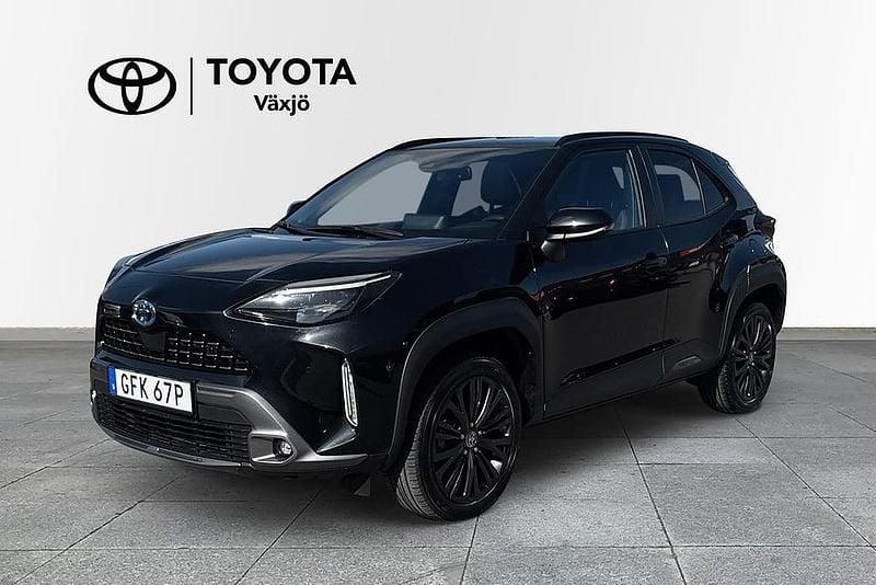 Svart Begagnad 2023 Toyota Yaris Cross SUV | 349 000 kr (Dyr) - Bild 1/3