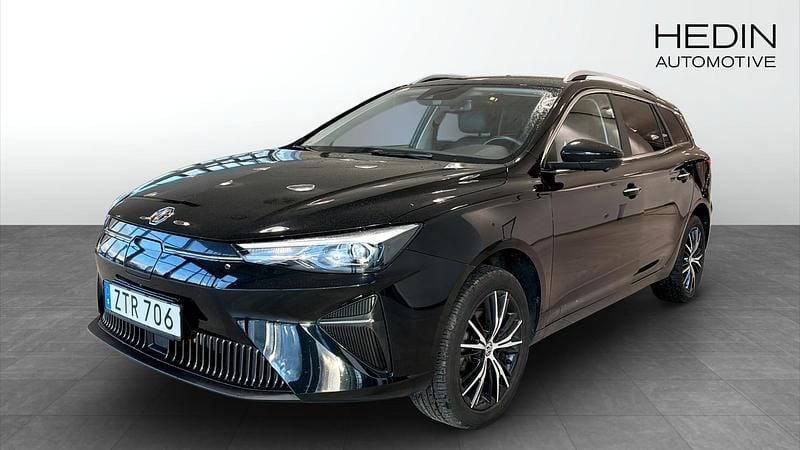 Svart (black) Begagnad 2023 MG MG5 EV Luxury Kombi | 239 900 kr (Marknadspris) - Bild 1/4