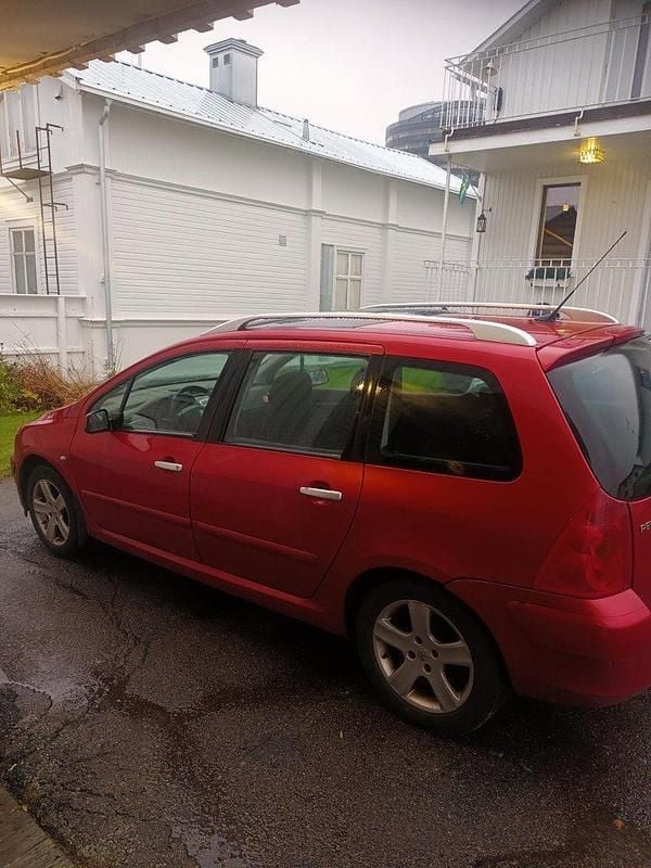 Röd Begagnad 2002 Peugeot 307 Kombi | 4 000 kr (Superpris) - Bild 1/2