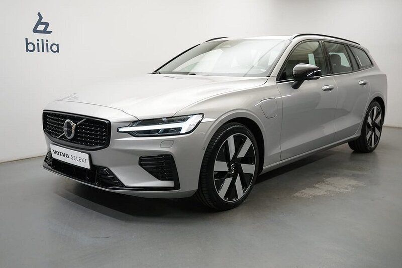 Silver Begagnad 2024 Volvo V60 Plus Kombi | 509 900 kr (Lite dyr) - Bild 1/3