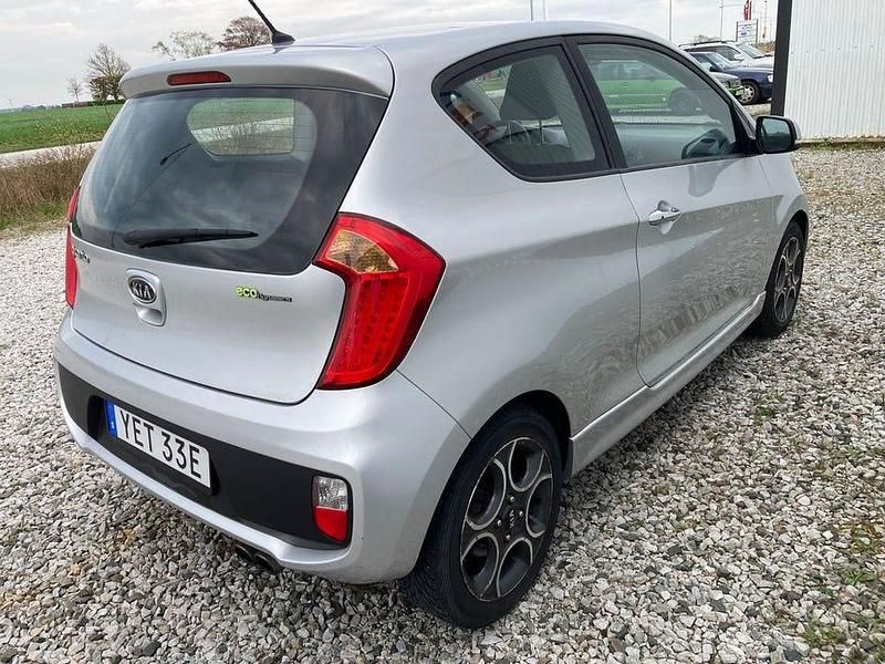 Begagnad Kia Picanto 86 HK (63 kW) 2012 Silver Halvkombi