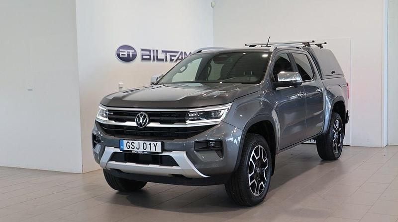 Grå (dark grey metallic) Begagnad 2023 VW Amarok Style Pickup | 689 900 kr (Lite dyr) - Bild 1/4