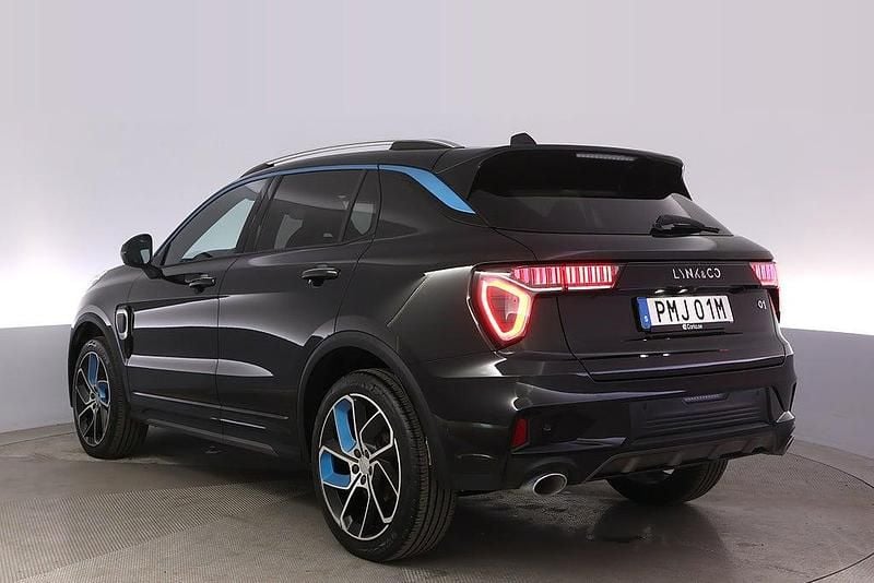 Begagnad Lynk & Co 01 261 HK (191 kW) 2023 Svart SUV