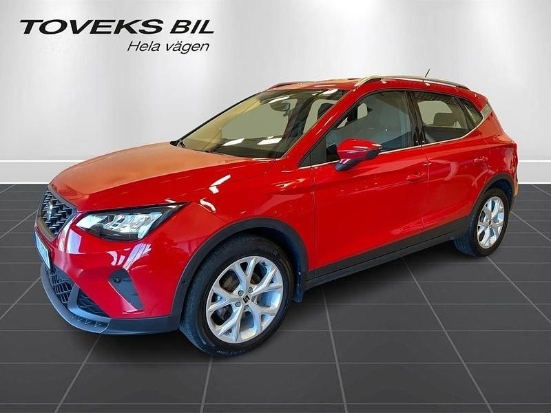 Röd (pure red) Begagnad 2023 Seat Arona SUV | 217 000 kr (Lite dyr) - Bild 1/4