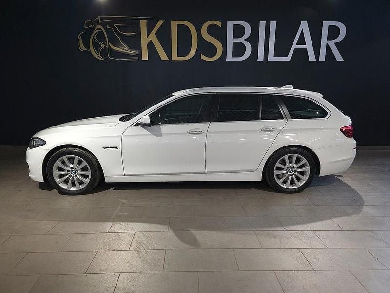 Vit Begagnad 2013 BMW 530 Sport Line Kombi | 159 900 kr (Bra pris) - Bild 1/4