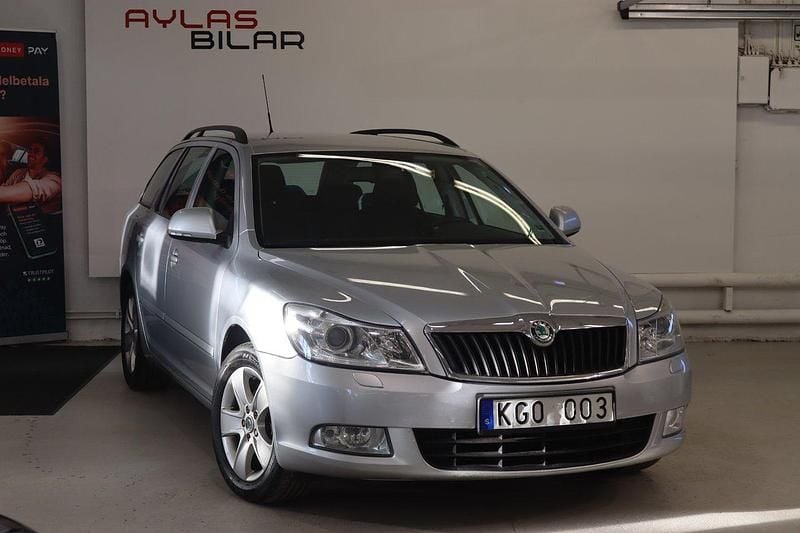 Silver Begagnad 2011 Skoda Octavia Kombi | 89 900 kr (Marknadspris) - Bild 1/4