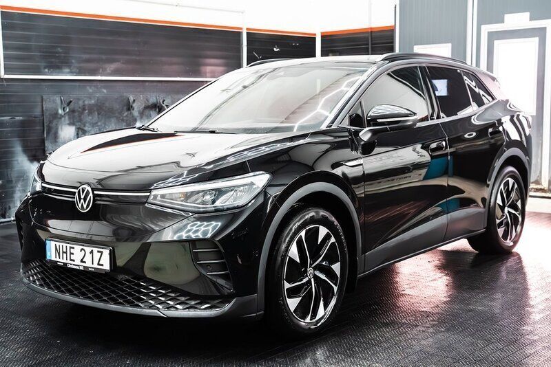 Svart Begagnad 2022 VW ID.4 Comfortline SUV | 289 900 kr (Marknadspris) - Bild 1/4