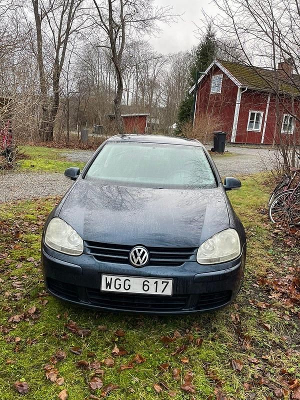 Begagnad 2005 VW Golf IV Halvkombi | 16 000 kr (Bra pris) - Bild 1/4