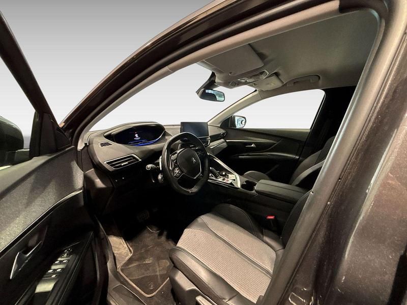 Begagnad Peugeot 5008 132 HK (97 kW) 2021 Grå SUV