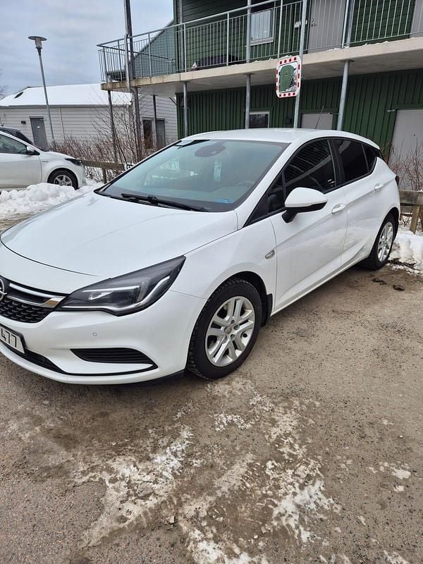Begagnad Opel Astra 110 HK (80 kW) 2016