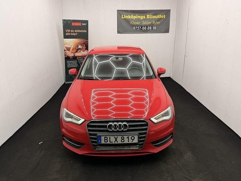 Begagnad Audi A3 Attraction 150 HK (110 kW) 2014 Röd