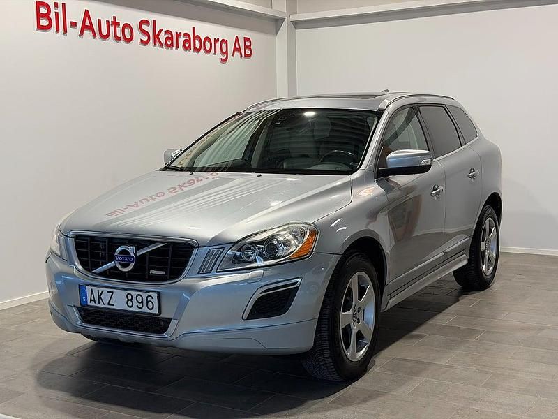 Silver Begagnad 2012 Volvo XC60 R-Design SUV | 129 500 kr (Marknadspris) - Bild 1/4