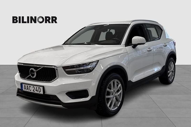 Vit Begagnad 2021 Volvo XC40 SUV | 239 900 kr (Bra pris) - Bild 1/4