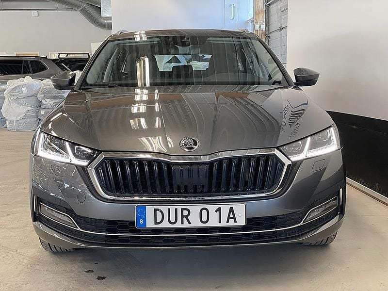 Begagnad Skoda Octavia 110 HK (80 kW) 2023 Grå Kombi