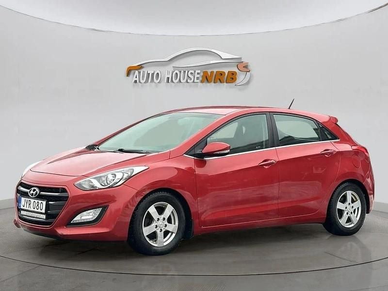 Begagnad Hyundai i30 110 HK (80 kW) 2016 Röd