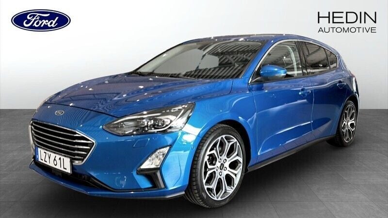 Blå (blue) Begagnad 2019 Ford Focus ST-Line Halvkombi | 169 900 kr (Marknadspris) - Bild 1/4