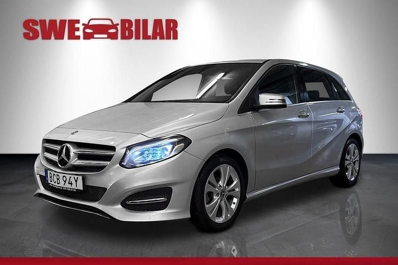 Silver Begagnad 2018 Mercedes 200 Urban Halvkombi | 169 900 kr - Bild 1/4