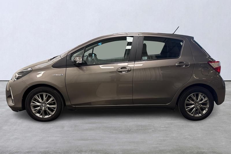 Begagnad Toyota Yaris 2018 Grå