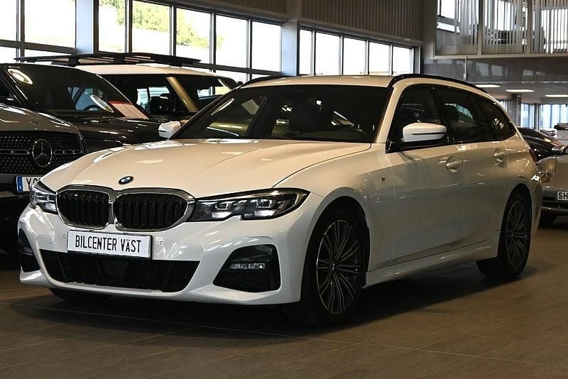 Vit Begagnad 2019 BMW 320 M Sport Kombi | 259 000 kr (Lite dyr) - Bild 1/4