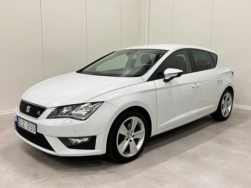 Vit Begagnad 2013 Seat Leon FR Halvkombi | 109 900 kr (Dyr) - Bild 1/4