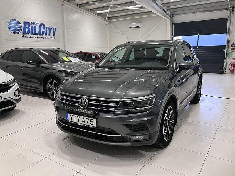 Silver Begagnad 2017 VW Tiguan Highline SUV | 189 900 kr (Marknadspris) - Bild 1/4