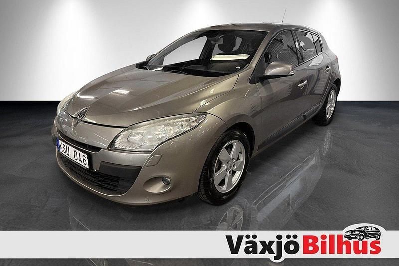 Ljusbrun Begagnad 2010 Renault Mégane III Halvkombi | 54 900 kr (Lite dyr) - Bild 1/4