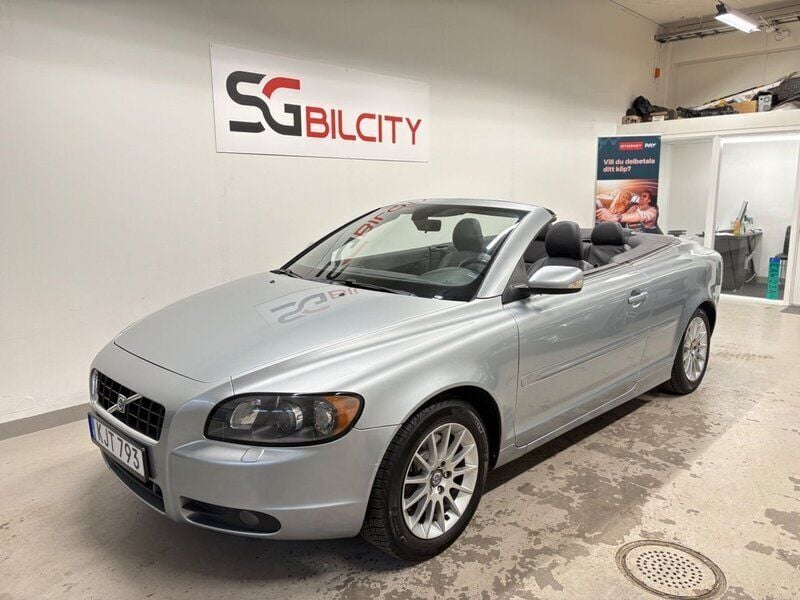 Silver Begagnad 2007 Volvo C70 Momentum Cab | 99 900 kr (Marknadspris) - Bild 1/4