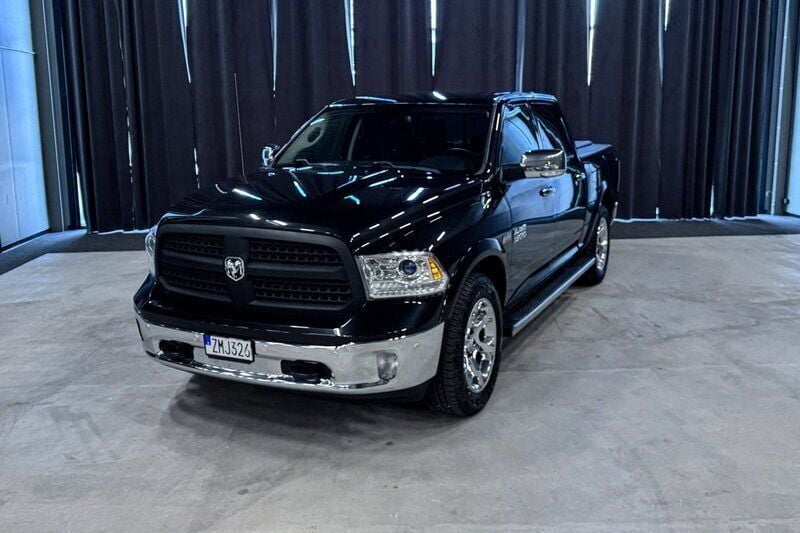 Svart Begagnad 2018 Dodge Ram Pickup | 359 900 kr (Superpris) - Bild 1/4