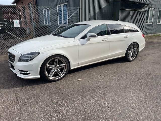 Vit Begagnad 2013 Mercedes CLS350 AMG Kombi | 175 000 kr (Bra pris) - Bild 1/4