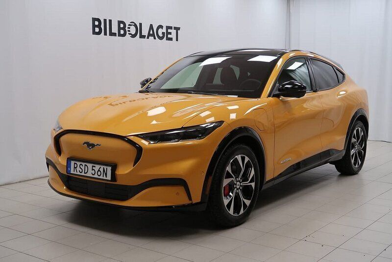 Orange Begagnad 2022 Ford Mustang Mach-E Standard Range SUV | 539 900 kr - Bild 1/4