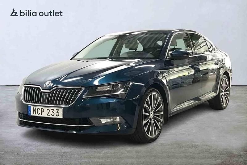Blå Begagnad 2016 Skoda Superb Halvkombi | 199 900 kr - Bild 1/1
