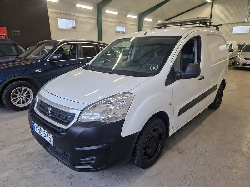 Begagnad Peugeot Partner 99 HK (72 kW) 2017 Vit