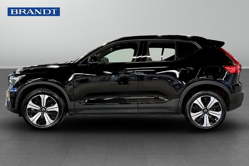 Begagnad Volvo XC40 Single Motor 175 kW (238 HK) 2023 Svart SUV