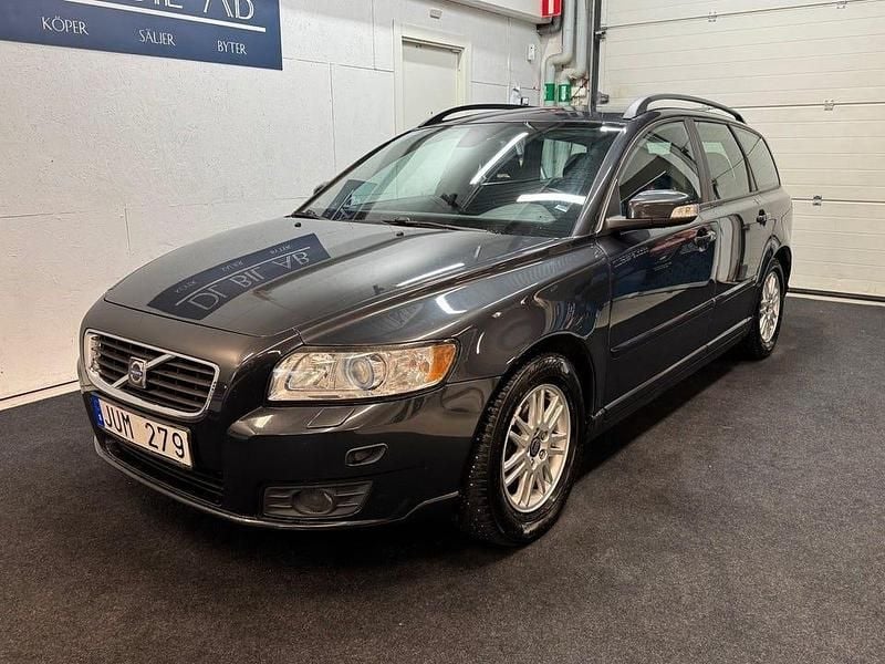 Begagnad Volvo V50 Momentum 125 HK (91 kW) 2009 Grå Kombi