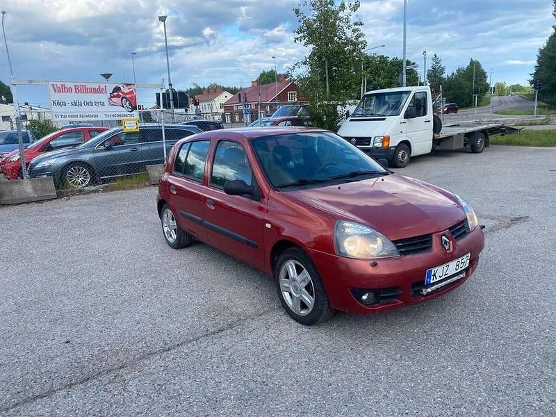 Begagnad Renault Clio R.S. 75 HK (55 kW) 2007 Röd Halvkombi