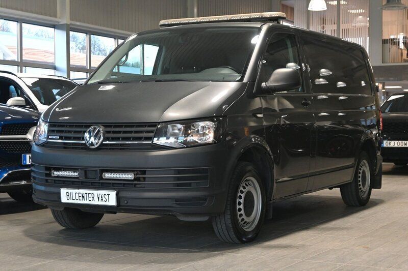 Grå (indiumgrå metallic) Begagnad 2017 VW T6 Van | 189 000 kr (Superpris) - Bild 1/4