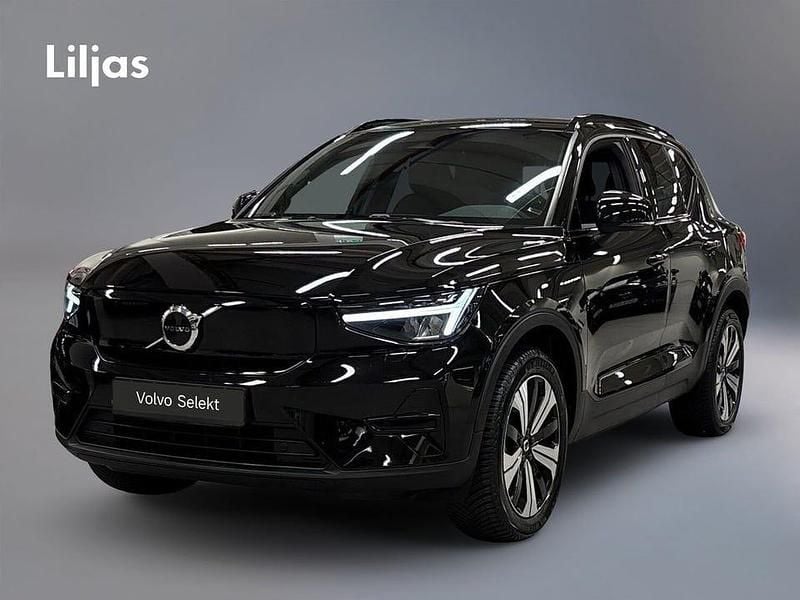 Svart Begagnad 2022 Volvo XC40 Core SUV | 289 000 kr - Bild 1/4