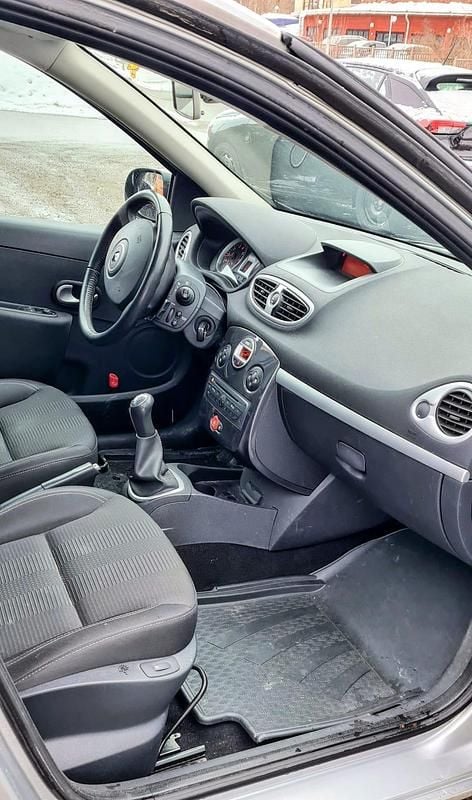 Begagnad Renault Clio R.S. 75 HK (55 kW) 2012 Halvkombi