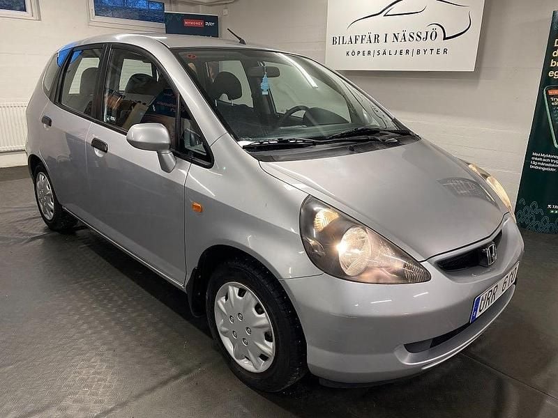 Silver Begagnad 2003 Honda Jazz Halvkombi | 19 900 kr (Marknadspris) - Bild 1/4