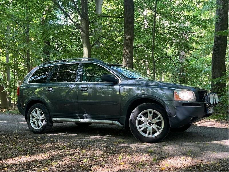 Grå Begagnad 2006 Volvo XC90 Summum SUV | 89 500 kr (Marknadspris) - Bild 1/4