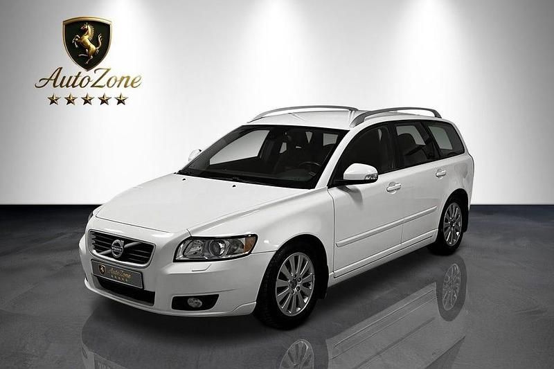 Vit Begagnad 2012 Volvo V50 Momentum Kombi | 34 900 kr (Marknadspris) - Bild 1/4